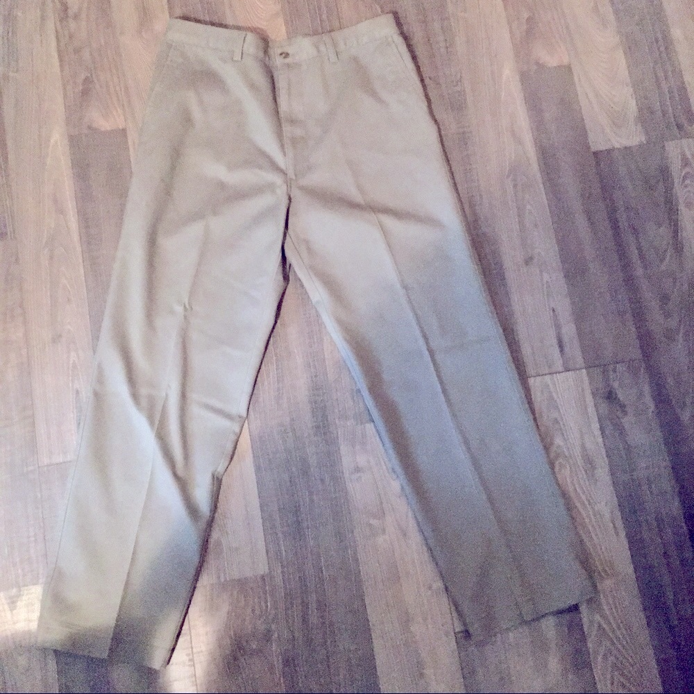 Men’s Hagger Khakis EUC & clean condition